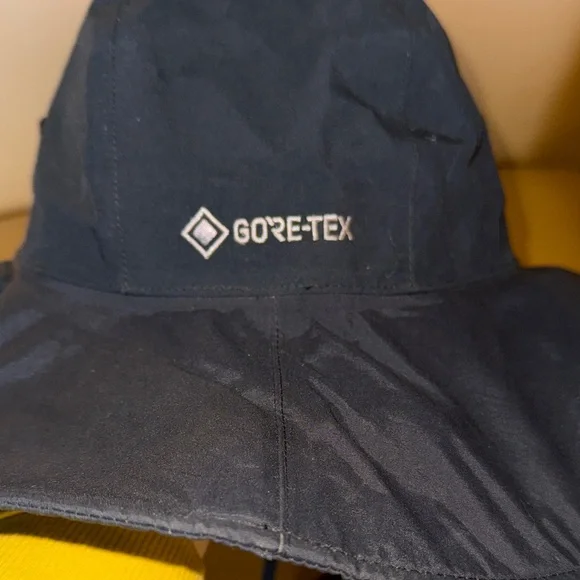 Outdoor Research Black Bucket Hat with White OR Logo and Chin Cord. Gore-Tex. - Picture 3 of 5